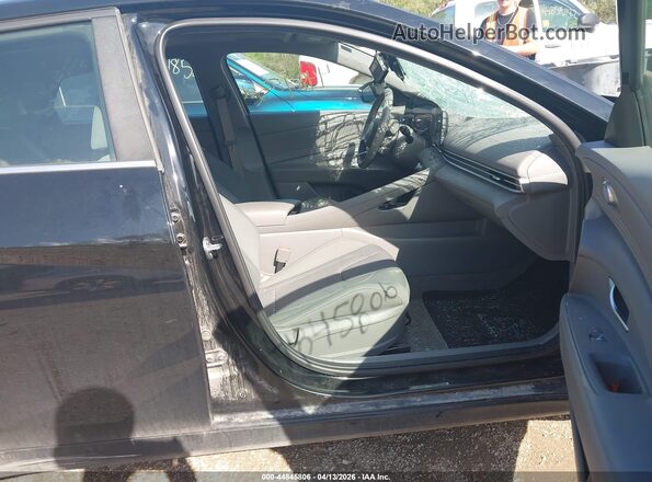 KMHLS4DG7RU751362 2024 HYUNDAI ELANTRA Черный Вид салона спереди