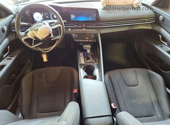 KMHLS4DG7SU017357 2025 HYUNDAI ELANTRA Red Vista del salpicadero