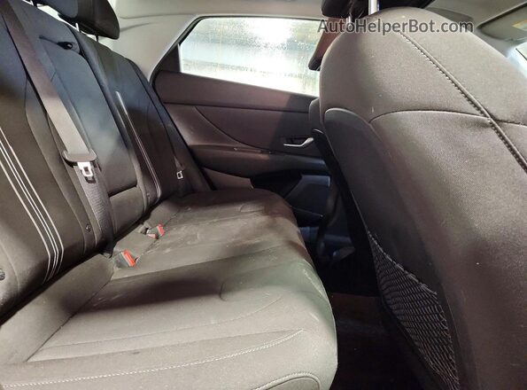 KMHLS4DG7SU017357 2025 HYUNDAI ELANTRA Red Vista de los asientos traseros