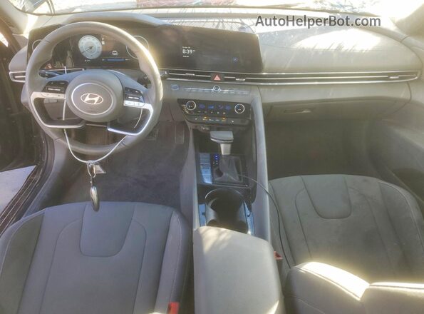 KMHLS4DGXSU910963 2025 HYUNDAI ELANTRA Black Dashboard view