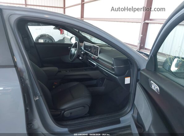KMHM34AA0SA095241 2025 HYUNDAI IONIQ 6 Silver Widok wnętrza z przodu