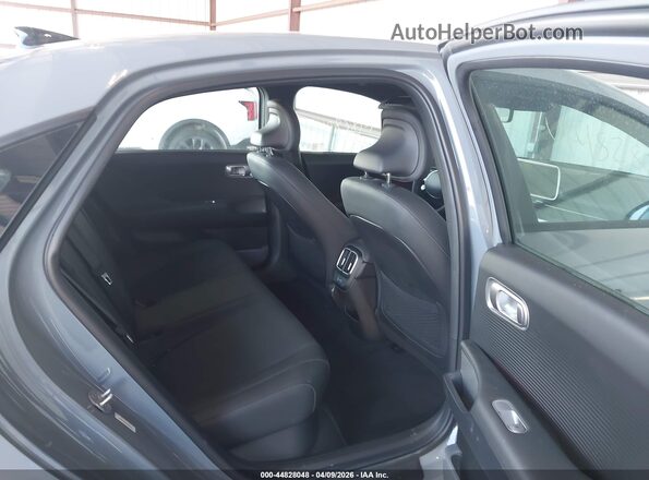 KMHM34AA0SA095241 2025 HYUNDAI IONIQ 6 Silver Widok naklejki z numerem VIN