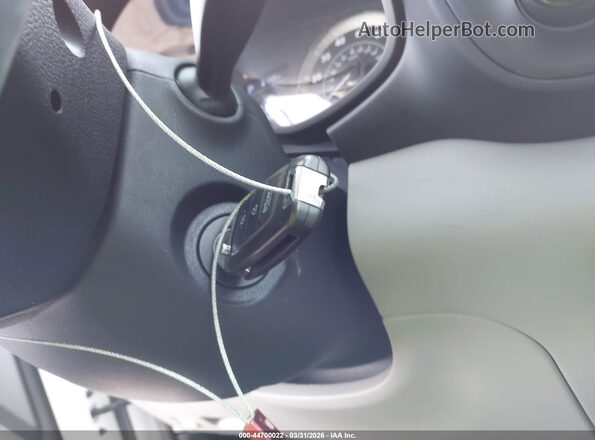 KMHRC8A34NU194324 2022 HYUNDAI VENUE Белый Вид панели приборов