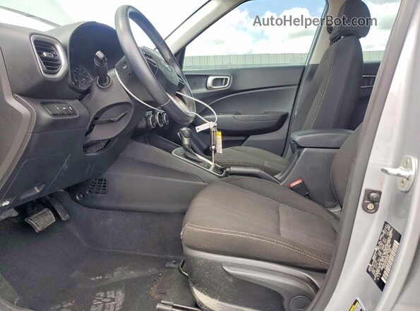 KMHRC8A38LU024285 2020 HYUNDAI VENUE Silver Widok wnętrza z przodu