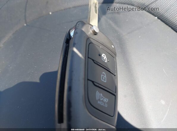 KMHRC8A38LU045363 2020 HYUNDAI VENUE Белый Вид панели приборов