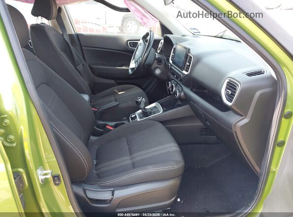 KMHRC8A3XMU082402 2021 HYUNDAI VENUE Green Սալոնի դիմացի տեսք