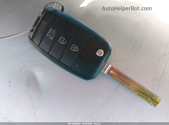 KNADN4A3XH6007207 2017 KIA RIO Red Widok deski rozdzielczej