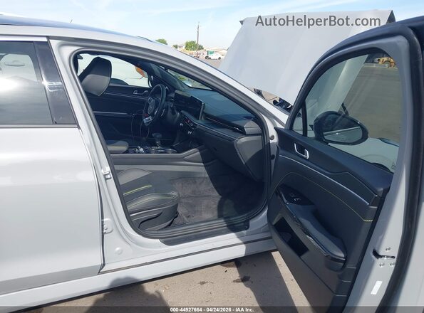 KNAG44J88T5446352 2026 KIA K5 Silver Vista interior delantera