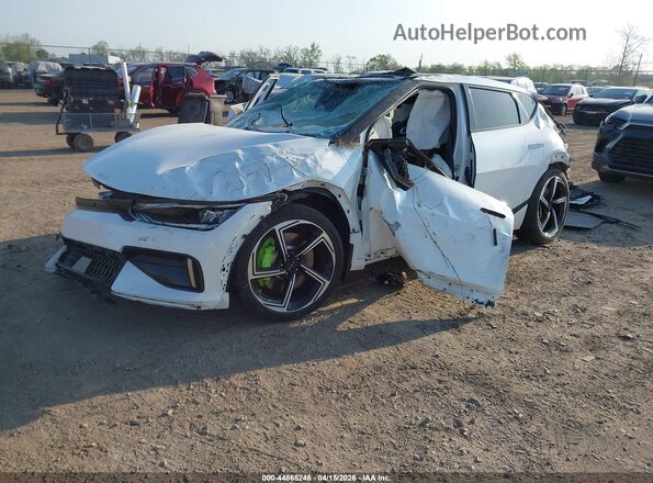 KNDC5DLE0R5175877 2024 KIA EV6 White 