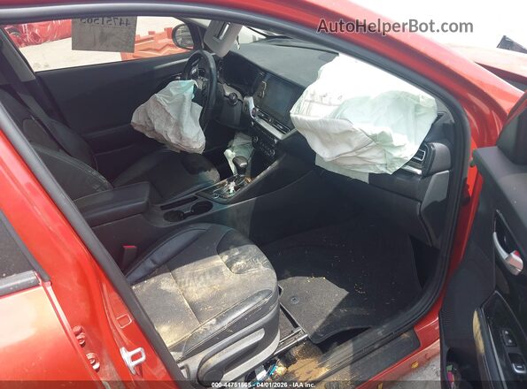 KNDCB3LC2N5540944 2022 KIA NIRO Orange Front interior view