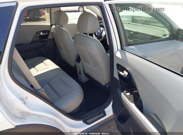 KNDCC3LD0K5322700 2019 KIA NIRO PLUG-IN HYBRID White Widok naklejki z numerem VIN