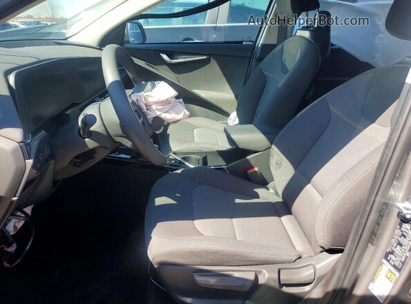 KNDCP3LE0T5321500 2026 KIA NIRO Серый Вид салона спереди