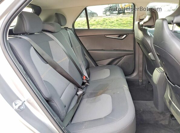 KNDCP3LE2T5332546 2026 KIA NIRO Gray Հետևի նստատեղերի տեսք