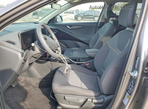 KNDCP3LE2T5332546 2026 KIA NIRO Gray Սալոնի դիմացի տեսք