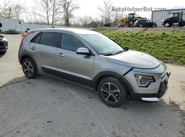 KNDCP3LE2T5332546 2026 KIA NIRO Gray VIN կոդի պիտակի տեսք