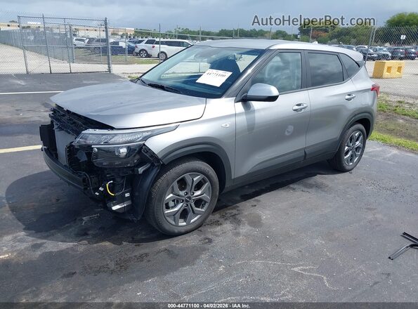 KNDEP2AA4T7903476 2026 KIA SELTOS Gray წინა მარცხენა ხედი სამი მეოთხედიდან