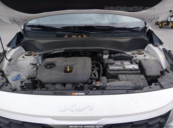 KNDEPCAA5P7375751 2023 KIA SELTOS White Вид ззаду