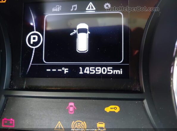 KNDMB5C11H6265953 2017 KIA SEDONA Silver 