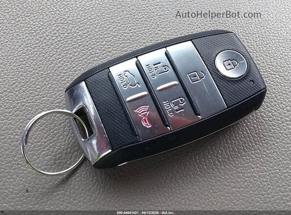 KNDMB5C11H6265953 2017 KIA SEDONA Silver წინა პანელის ხედი