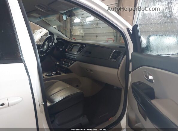 KNDMB5C11M6674626 2021 KIA SEDONA White Vista interior delantera
