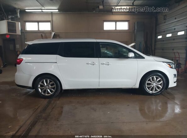 KNDMB5C11M6674626 2021 KIA SEDONA White Vista interior de 360 grados
