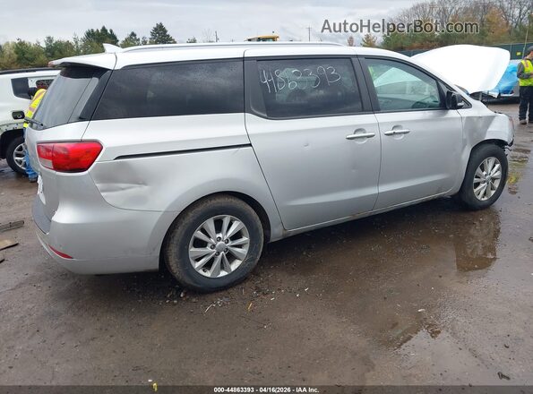 KNDMB5C12H6250068 2017 KIA SEDONA Silver Tył prawy