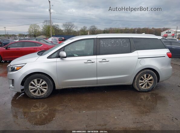 KNDMB5C12H6250068 2017 KIA SEDONA Silver 