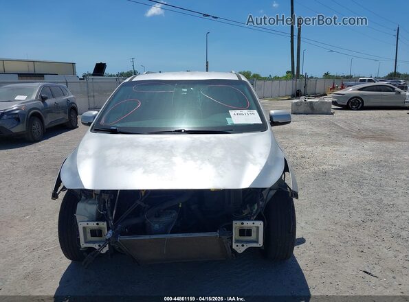 KNDMB5C15H6265258 2017 KIA SEDONA Silver Widok z przodu