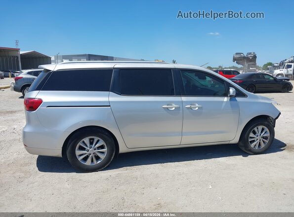 KNDMB5C15H6265258 2017 KIA SEDONA Silver Widok wnętrza 360 stopni