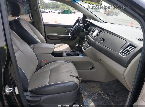 KNDMB5C16H6253894 2017 KIA SEDONA Black Вид салону спереду