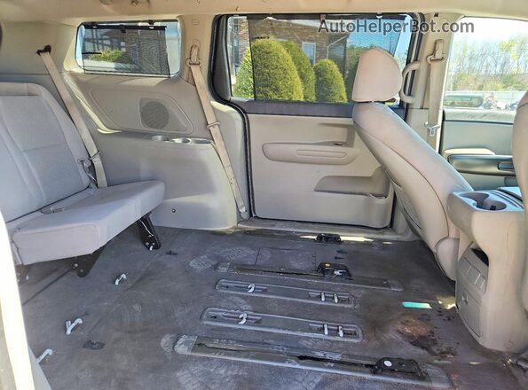 KNDMB5C17G6089506 2016 KIA SEDONA Silver Vista interior trasera