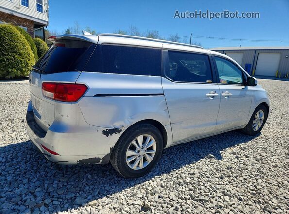 KNDMB5C17G6089506 2016 KIA SEDONA Silver Trasero derecho
