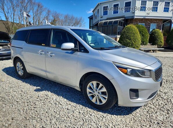 KNDMB5C17G6089506 2016 KIA SEDONA Silver Delantero derecho