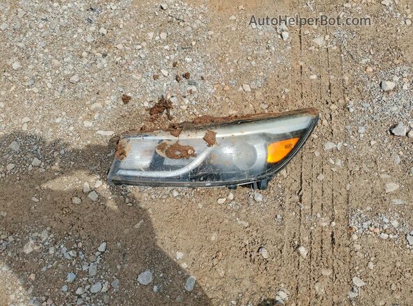 KNDMB5C18H6225546 2017 KIA SEDONA White VIN კოდის სტიკერის ხედი