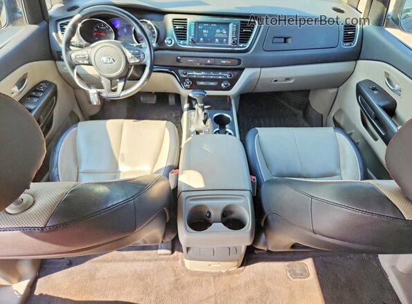 KNDMB5C18K6517673 2019 KIA SEDONA Black Dashboard view