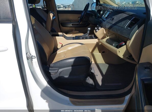 KNDMB5C1XH6311389 2017 KIA SEDONA Белый Вид салона спереди