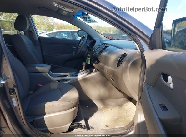 KNDPBCAC0G7854409 2016 KIA SPORTAGE Gray Widok wnętrza z przodu