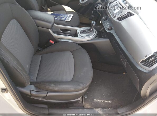 KNDPBCAC1G7867718 2016 KIA SPORTAGE Silver Սալոնի դիմացի տեսք