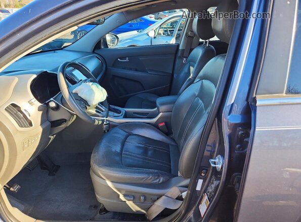 KNDPCCACXG7867360 2016 KIA SPORTAGE Серый Вид салона спереди