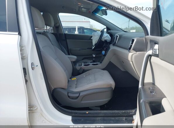 KNDPMCAC4H7207779 2017 KIA SPORTAGE White 