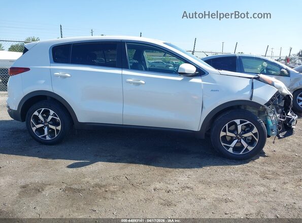 KNDPMCAC8M7937642 2021 KIA SPORTAGE White 360 interior view