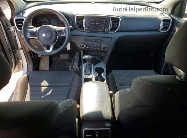 KNDPMCAC9J7317944 2018 KIA SPORTAGE Silver Dashboard view