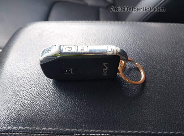 KNDPVCAG3P7058103 2023 KIA SPORTAGE HYBRID White Առջևի վահանակի տեսք