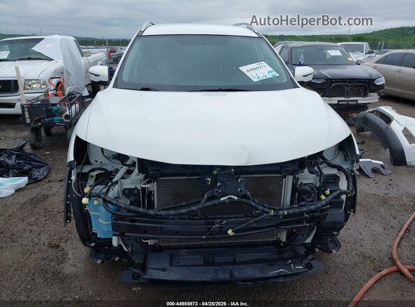 KNMAT2MT0HP592482 2017 NISSAN ROGUE White უკანა სალონის ხედი