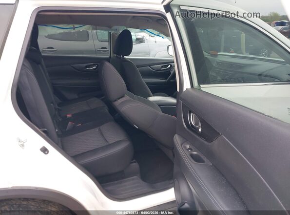 KNMAT2MT0HP616117 2017 NISSAN ROGUE White 