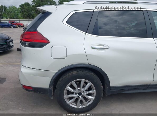 KNMAT2MT1HP595665 2017 NISSAN ROGUE White 