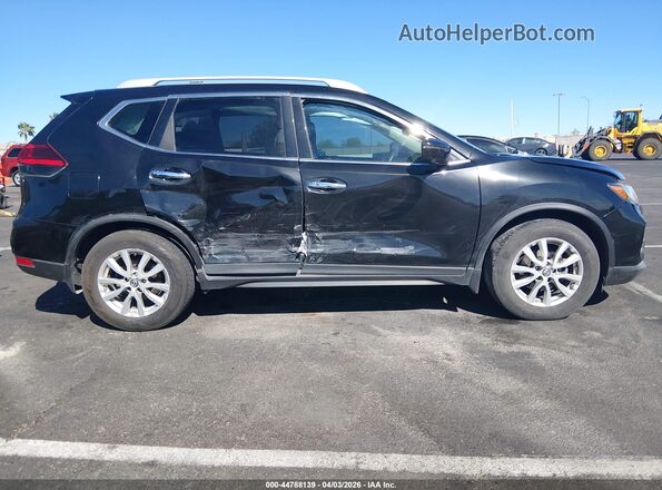 KNMAT2MT3HP575983 2017 NISSAN ROGUE Black Սալոնի հետևի տեսք