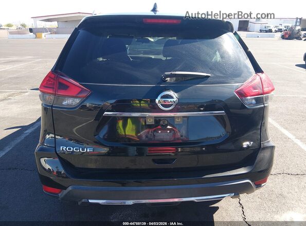 KNMAT2MT3HP575983 2017 NISSAN ROGUE Black 