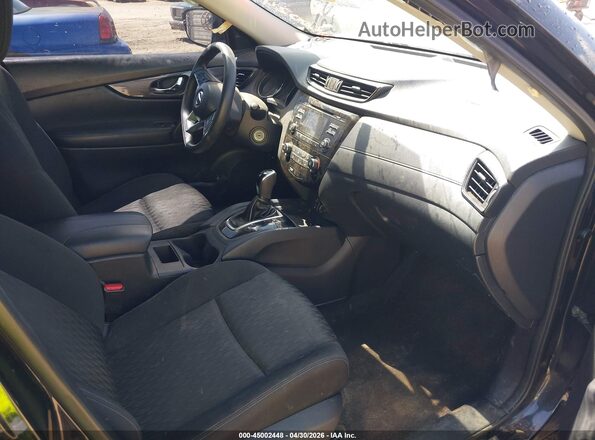 KNMAT2MT3HP608433 2017 NISSAN ROGUE Black Вид салону спереду