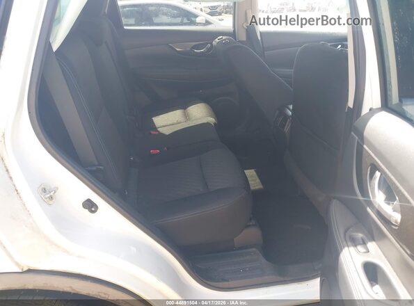 KNMAT2MT5JP592354 2018 NISSAN ROGUE White 
